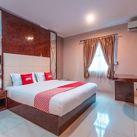 Vaccinated Staff - Oyo Flagship 2131 Hotel Binong Τάνγκερανγκ Εξωτερικό φωτογραφία