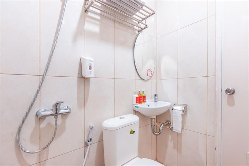 Vaccinated Staff - Oyo Flagship 2131 Hotel Binong Τάνγκερανγκ Εξωτερικό φωτογραφία