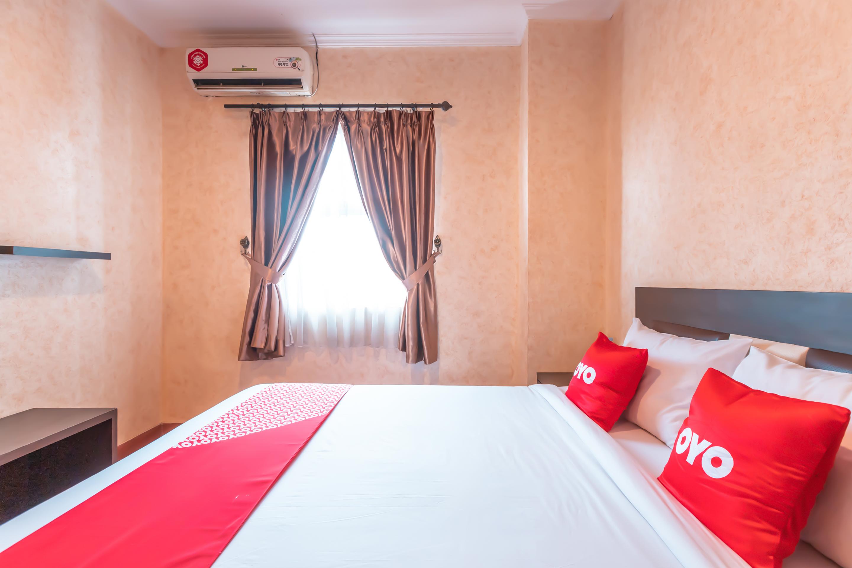 Vaccinated Staff - Oyo Flagship 2131 Hotel Binong Τάνγκερανγκ Εξωτερικό φωτογραφία