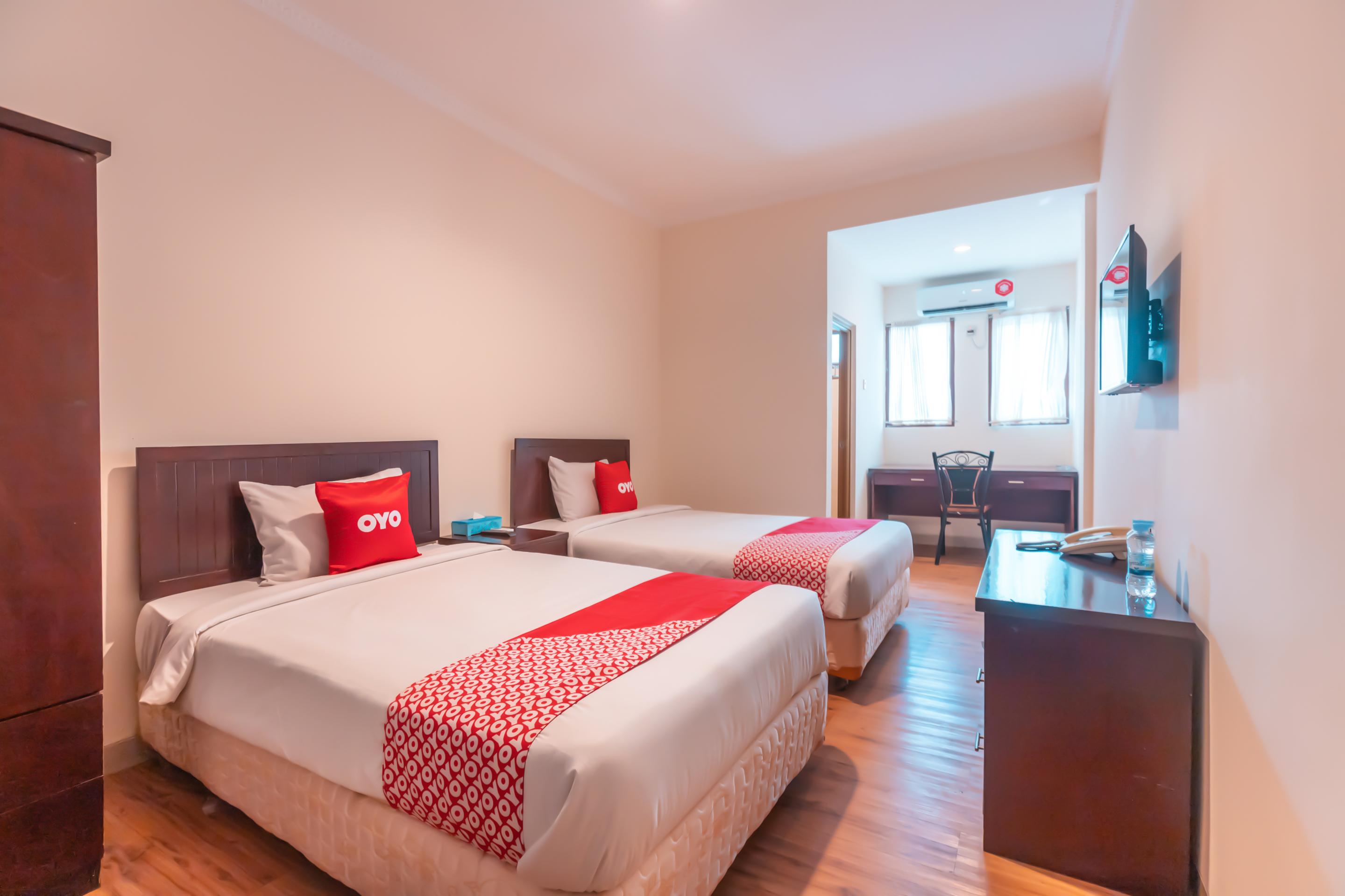 Vaccinated Staff - Oyo Flagship 2131 Hotel Binong Τάνγκερανγκ Εξωτερικό φωτογραφία